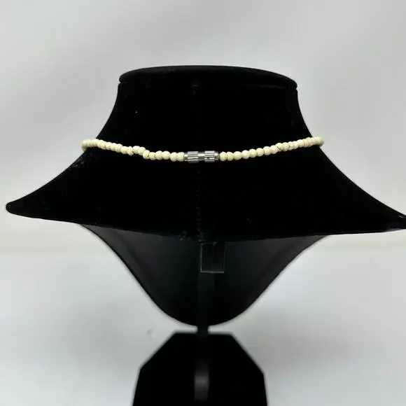 Vintage 70s Carved Bone Beaded Leaf Pendant Necklace Tribal Cream - Picture 3 of 8